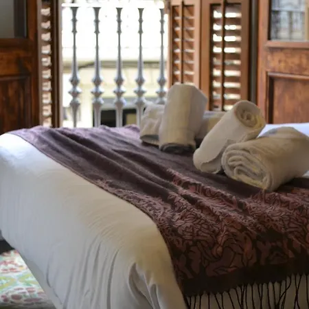 Happy People Plaza Espana Apartment *